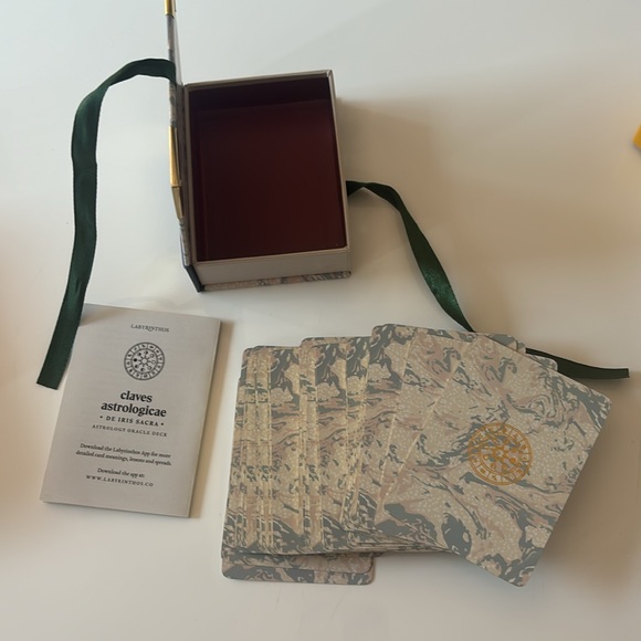 Claves Astrologicae: Astrology Oracle Deck - Picture 3 of 4